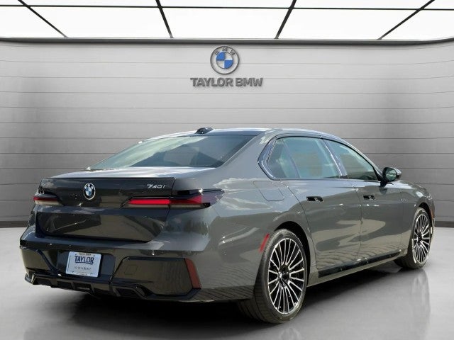2026 BMW 740i Base