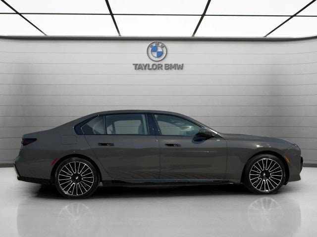 2026 BMW 740i Base