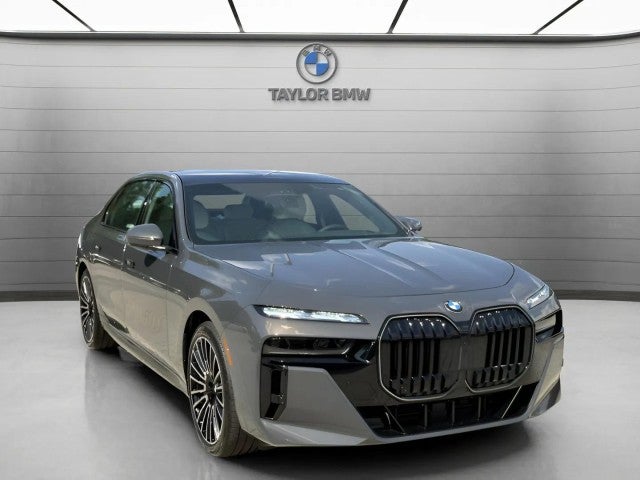 2026 BMW 740i Base