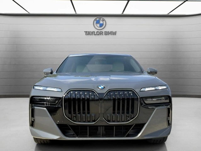 2026 BMW 740i Base