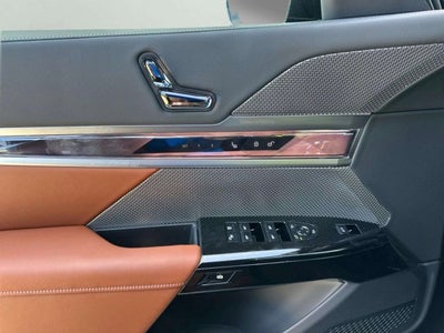 2026 BMW 740i 740i
