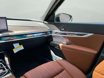 2026 BMW 740i 740i