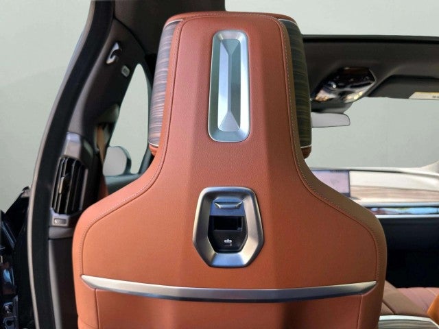 2026 BMW 740i 740i