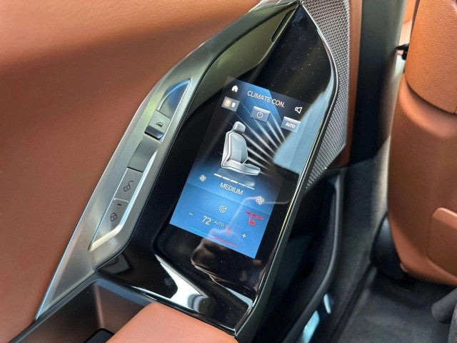 2026 BMW 740i 740i