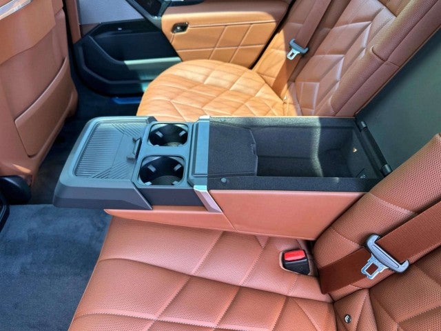 2026 BMW 740i 740i