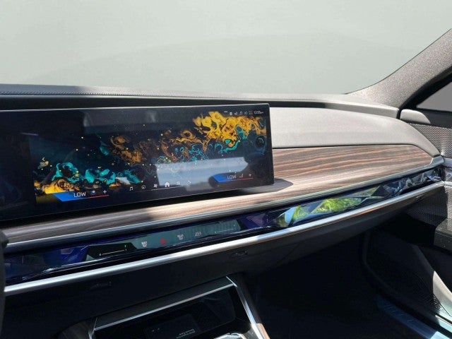 2026 BMW 740i 740i