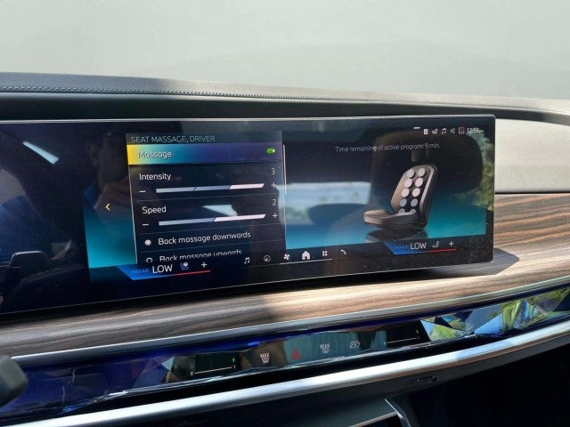 2026 BMW 740i 740i