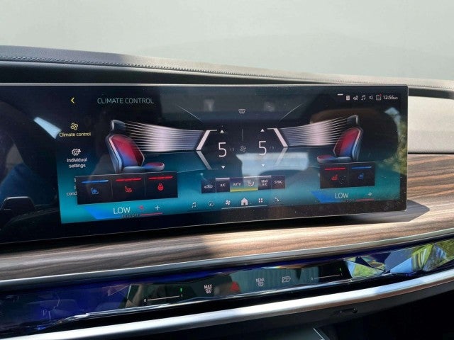 2026 BMW 740i 740i