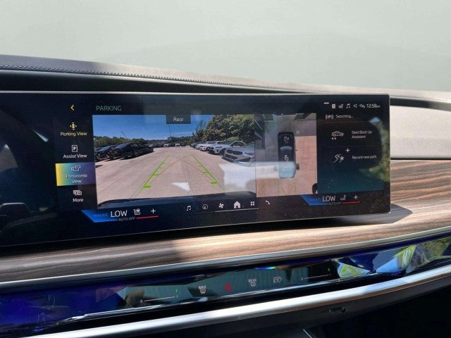 2026 BMW 740i 740i
