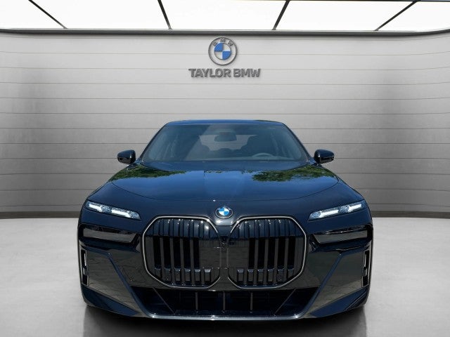 2026 BMW 740i 740i
