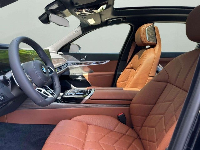 2026 BMW 740i 740i