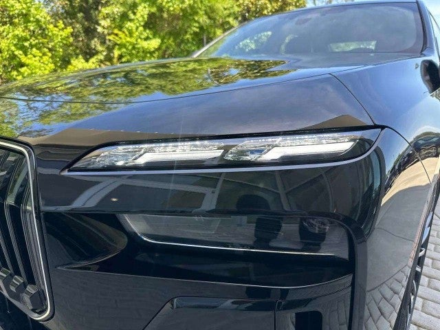 2026 BMW 740i 740i