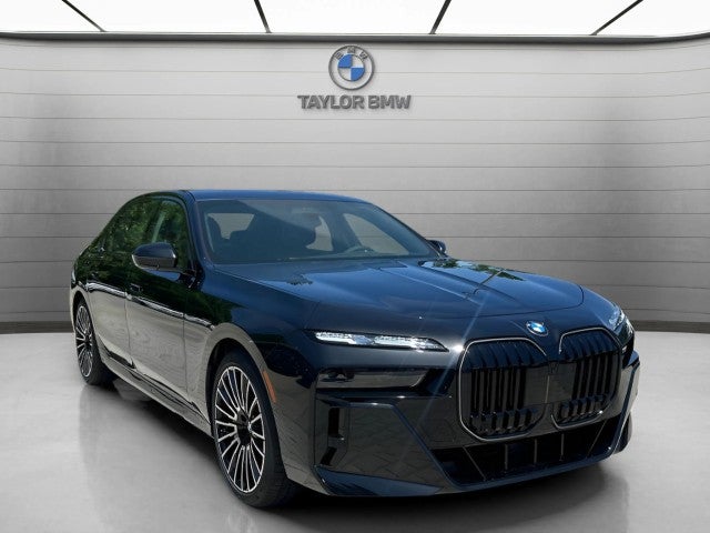 2026 BMW 740i 740i