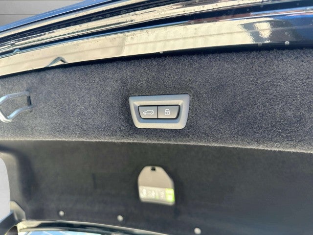 2026 BMW 740i 740i