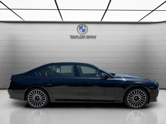 2026 BMW 740i 740i