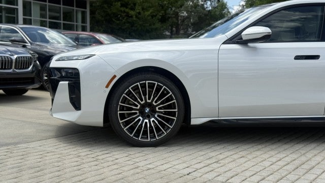 2026 BMW 740i 740i