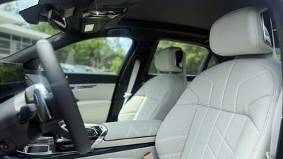 2026 BMW 740i 740i