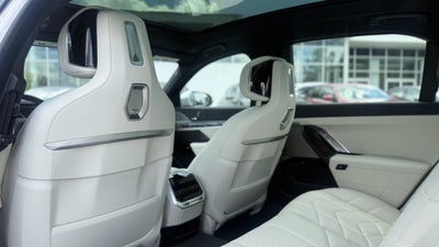2026 BMW 740i 740i