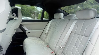 2026 BMW 740i 740i
