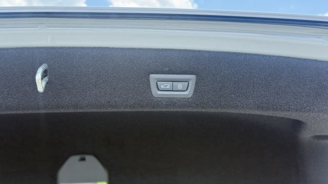 2026 BMW 740i 740i