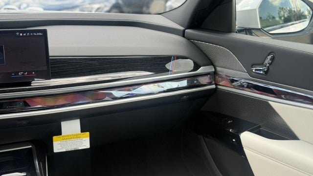 2026 BMW 740i 740i