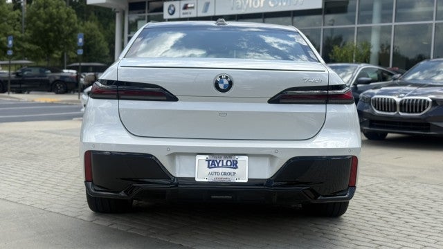 2026 BMW 740i 740i