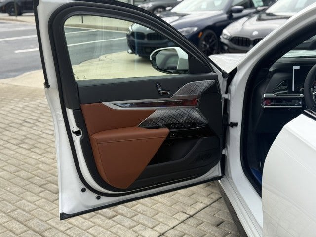 2026 BMW 750e xDrive 750e xDrive