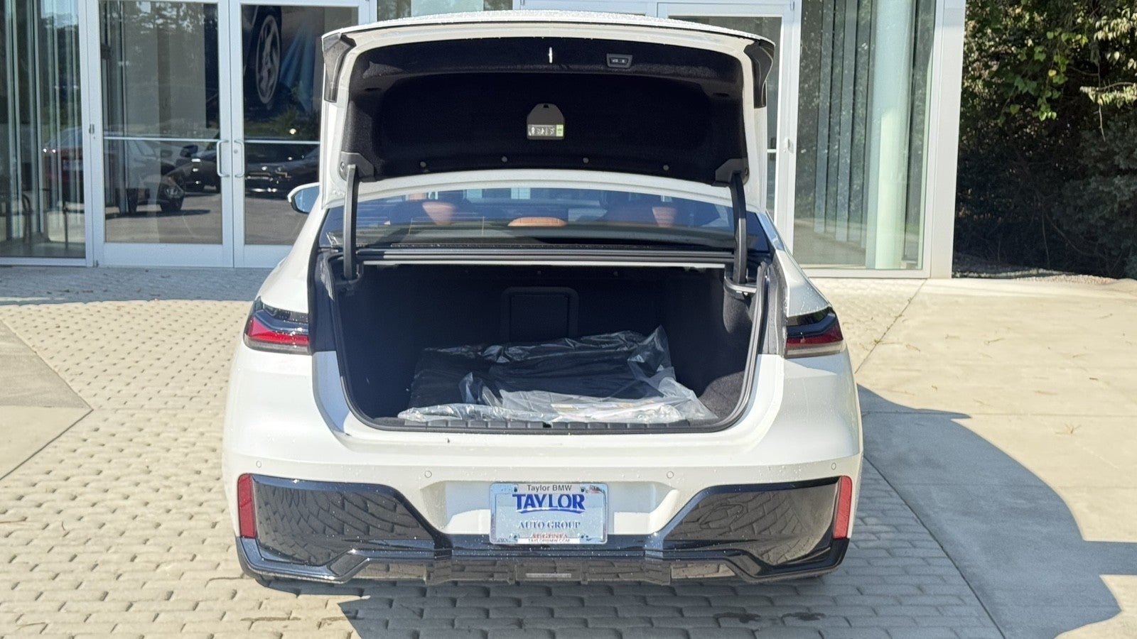 2026 BMW 750e xDrive 750e xDrive