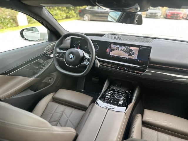 2024 BMW 530i 530i