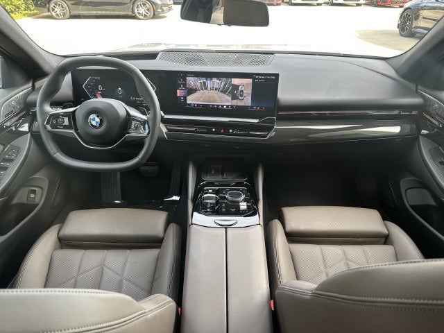 2024 BMW 530i 530i