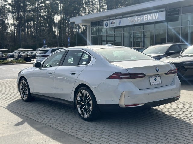 2024 BMW 530i 530i