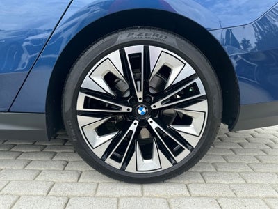 2024 BMW 530i 530i