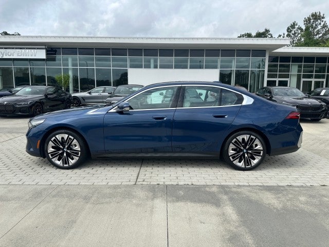 2024 BMW 530i 530i