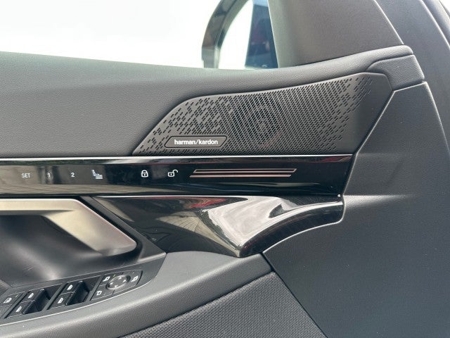 2024 BMW 530i 530i