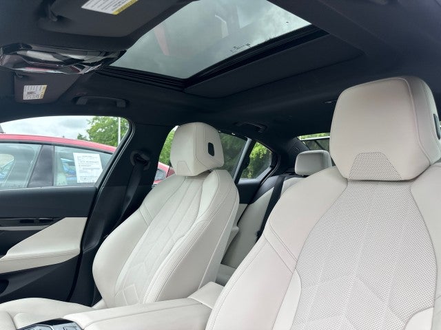 2024 BMW 530i 530i