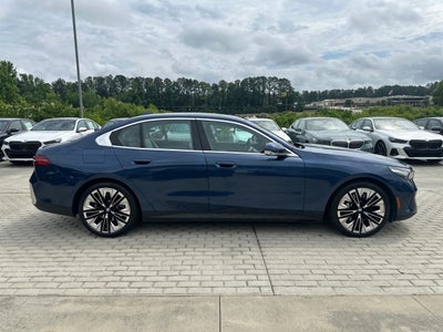 2024 BMW 530i 530i
