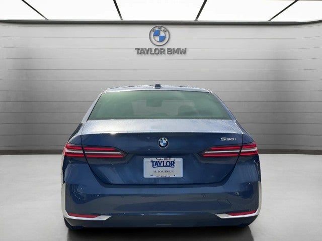 2025 BMW 530i 530i