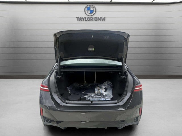 2026 BMW 530i 530i