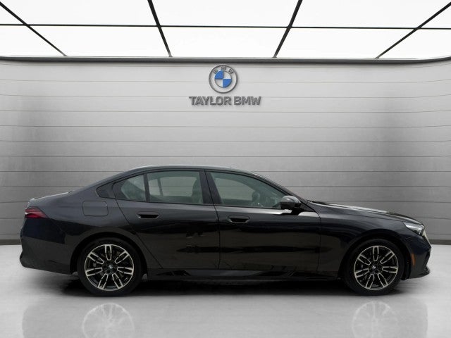 2026 BMW 530i 530i