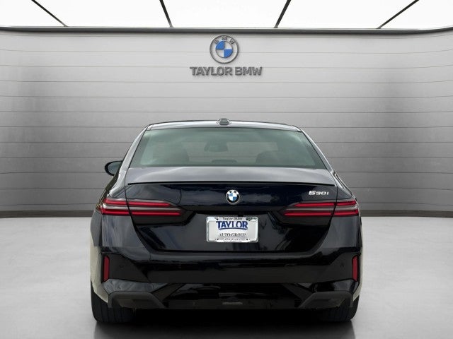 2027 BMW 530i 530i