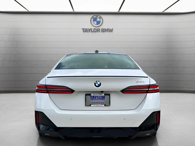 2026 BMW 530i 530i