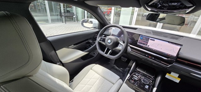 2026 BMW 530i 530i