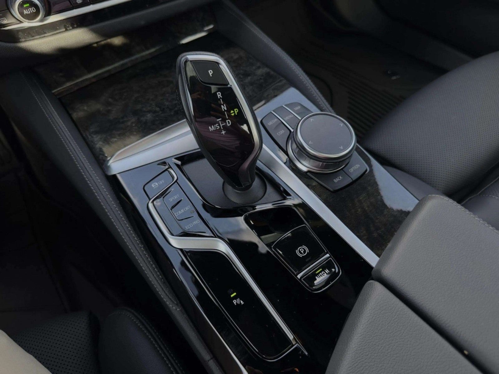 2023 BMW 540i 540i