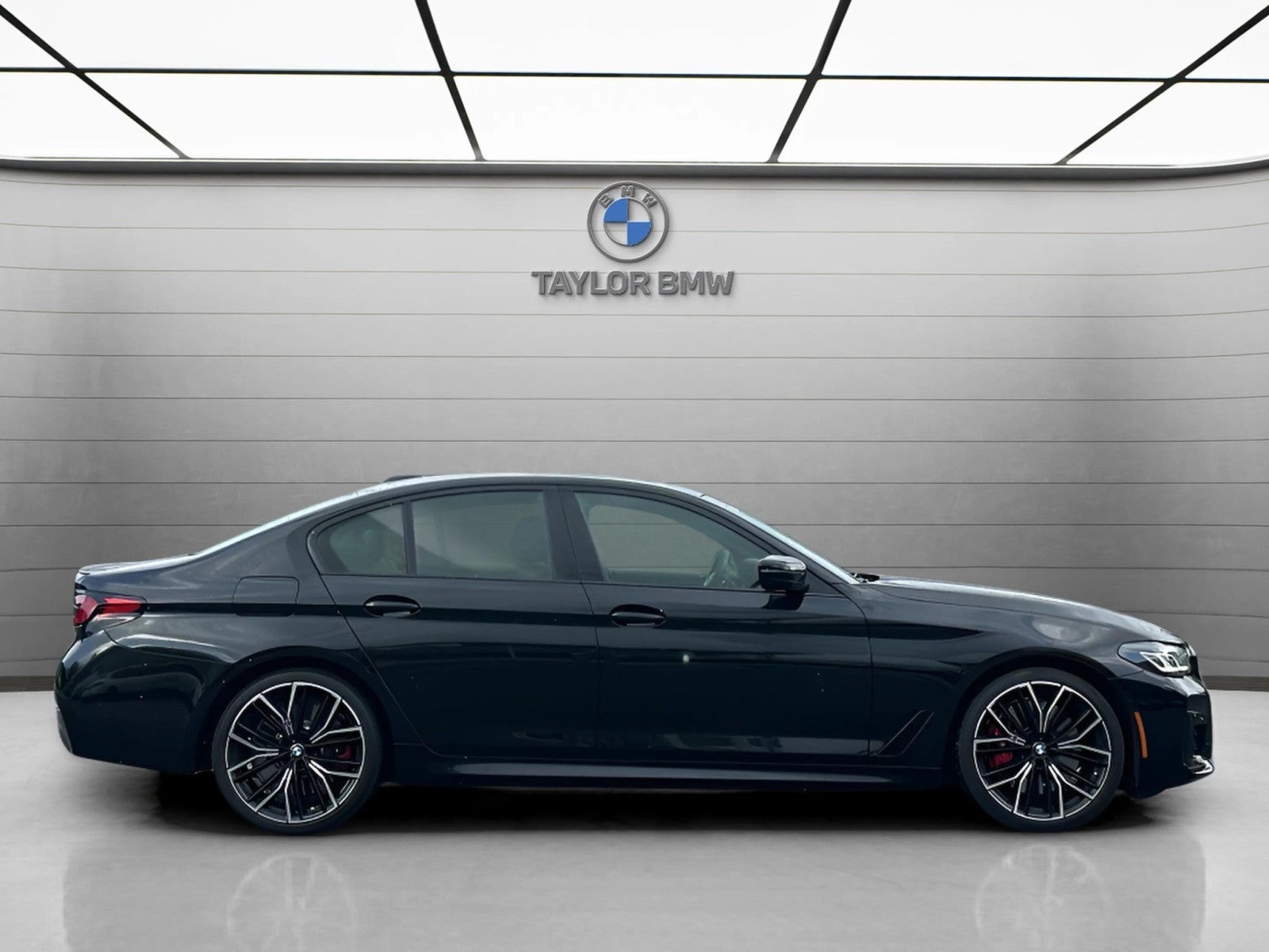 2023 BMW 540i 540i