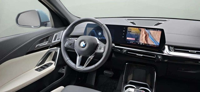 2025 BMW X2 xDrive28i