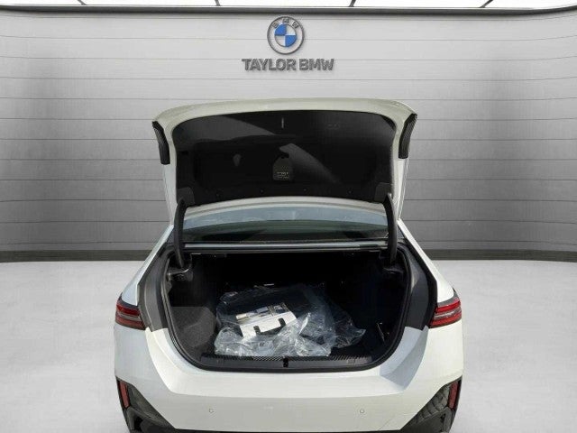 2025 BMW i5 eDrive40