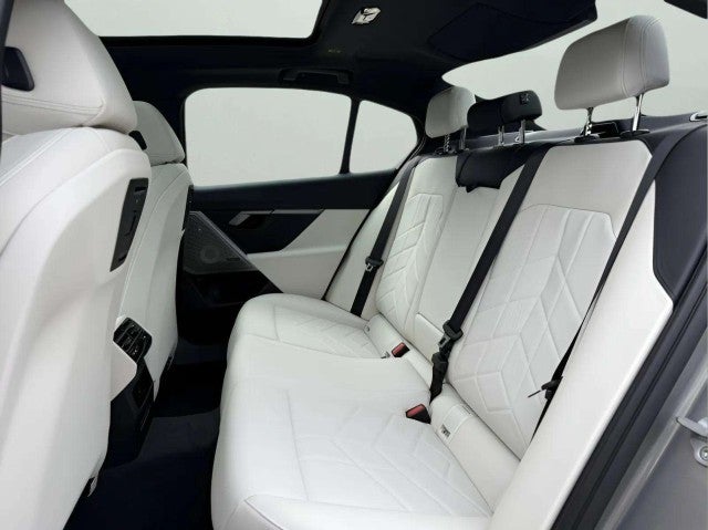 2026 BMW i5 xDrive40