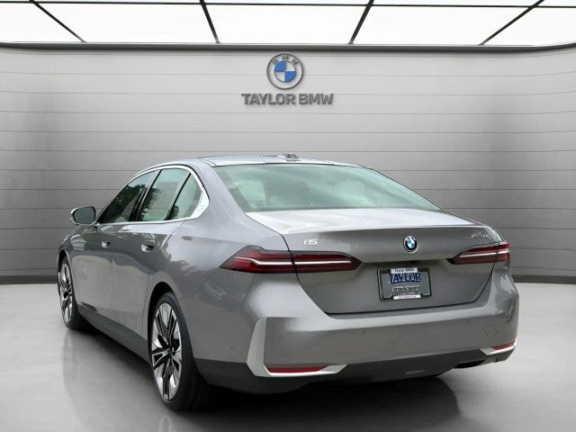 2026 BMW i5 xDrive40