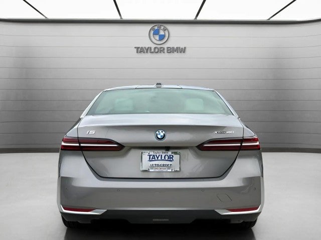 2026 BMW i5 xDrive40