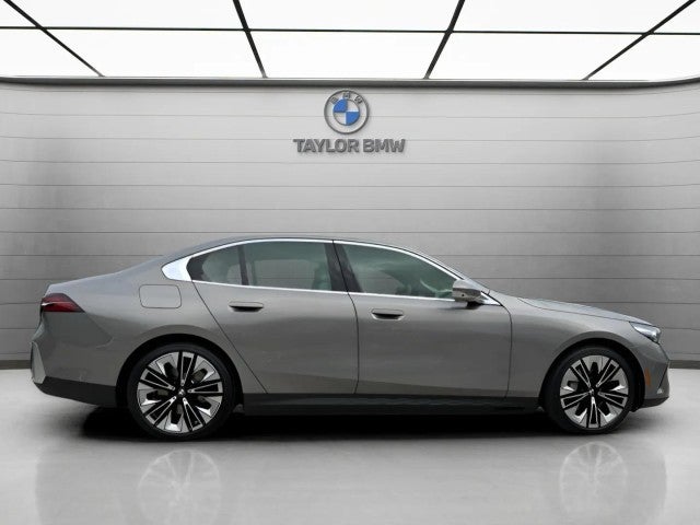 2026 BMW i5 xDrive40